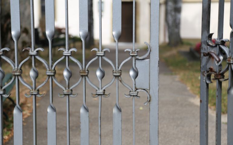 Metal Fencing Dubai - AY Glass & Aluminum